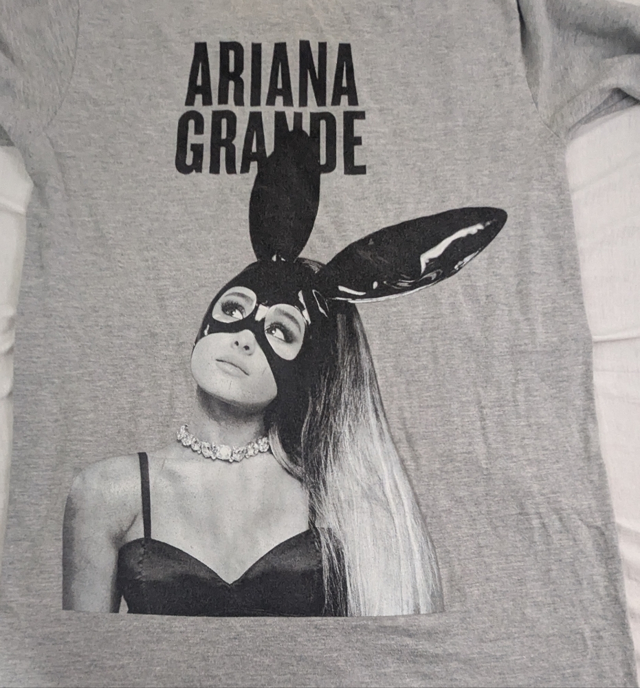 Ariana Grande 2017 Dangerous Woman Tour Long Sleeve Vintage Concert Tee …
